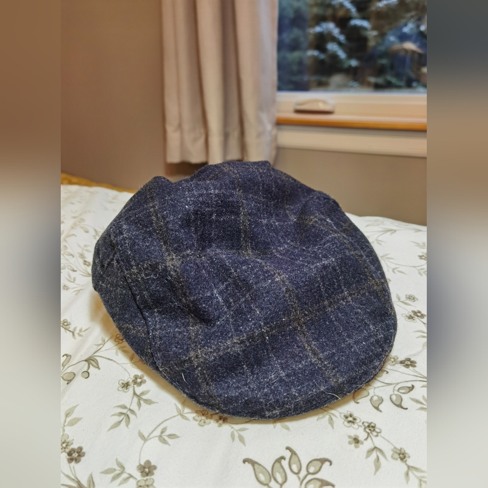 Brret hat - Picture 3 of 3
